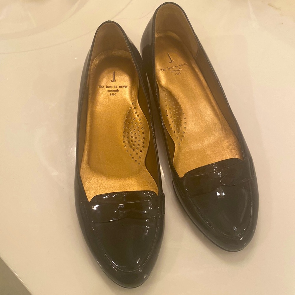 Women black loafers with little heels